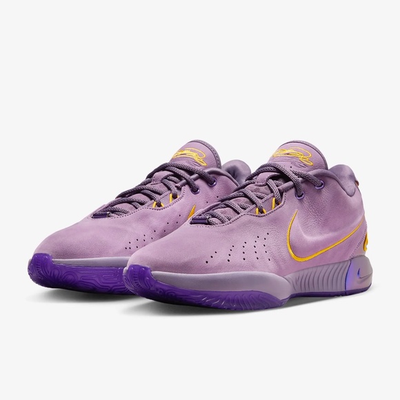 Athletic_Shoes